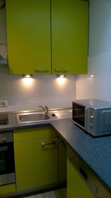 Toll Apartment Mit Privatem Eingang Free Parking Slbst Check-In Netflix 30 Zone Ruhig Duisburg Dış mekan fotoğraf