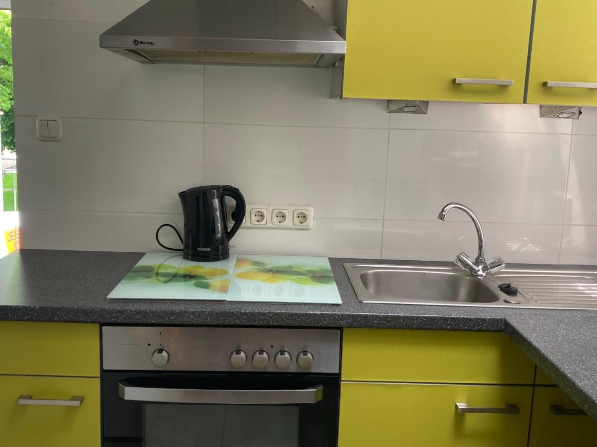 Toll Apartment Mit Privatem Eingang Free Parking Slbst Check-In Netflix 30 Zone Ruhig Duisburg Dış mekan fotoğraf
