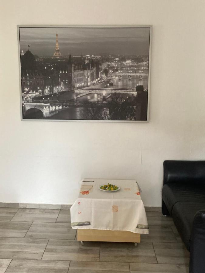 Toll Apartment Mit Privatem Eingang Free Parking Slbst Check-In Netflix 30 Zone Ruhig Duisburg Dış mekan fotoğraf
