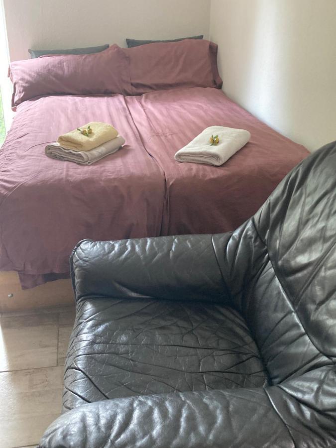 Toll Apartment Mit Privatem Eingang Free Parking Slbst Check-In Netflix 30 Zone Ruhig Duisburg Dış mekan fotoğraf
