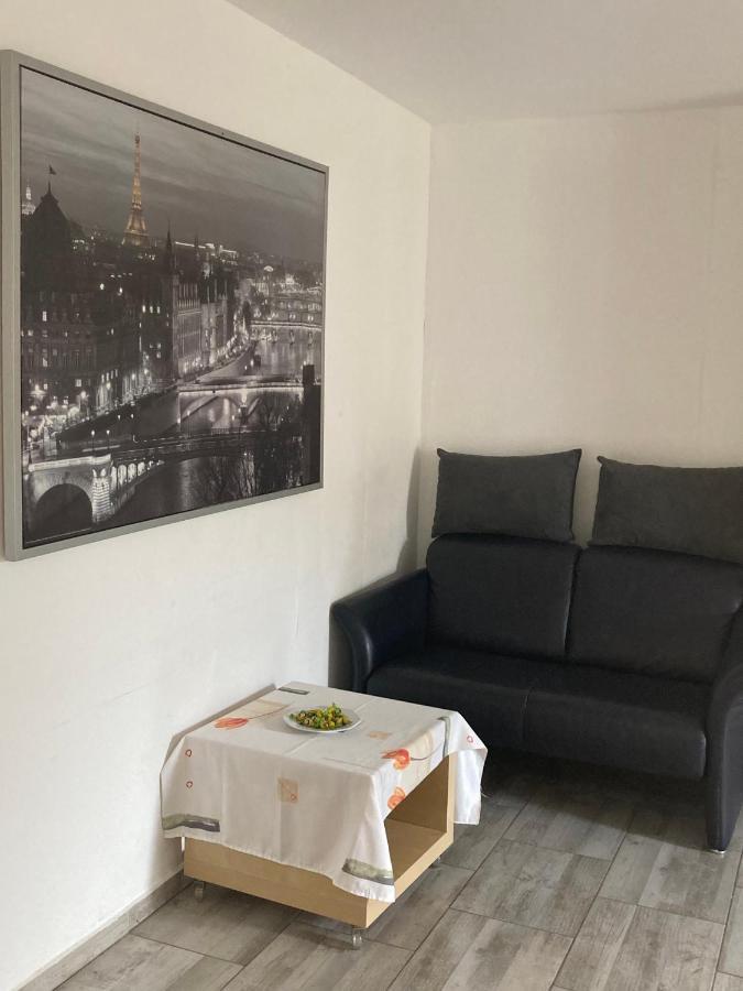 Toll Apartment Mit Privatem Eingang Free Parking Slbst Check-In Netflix 30 Zone Ruhig Duisburg Dış mekan fotoğraf