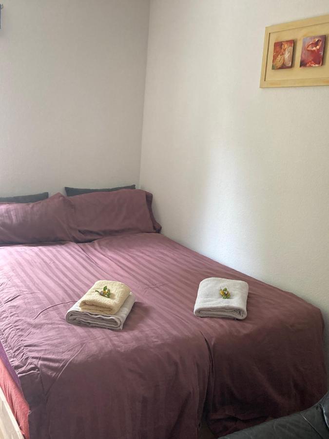 Toll Apartment Mit Privatem Eingang Free Parking Slbst Check-In Netflix 30 Zone Ruhig Duisburg Dış mekan fotoğraf